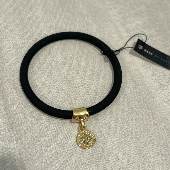 2 NWT Marc by Marc Jacobs Black Silicone Charm Bracelet & Braided Bracelet - Picture 2 of 7